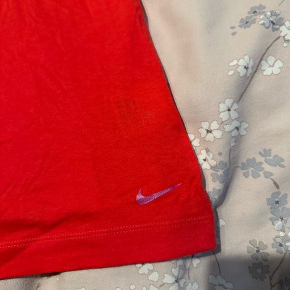 Nike T-Shirt - Picture 2 of 3